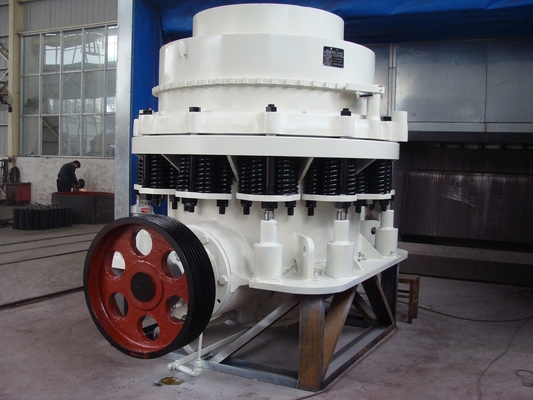 Máquina Mn13Cr2 PYB equipo machacante y minero de 600 de la trituradora del cono de la primavera de 480 TPH