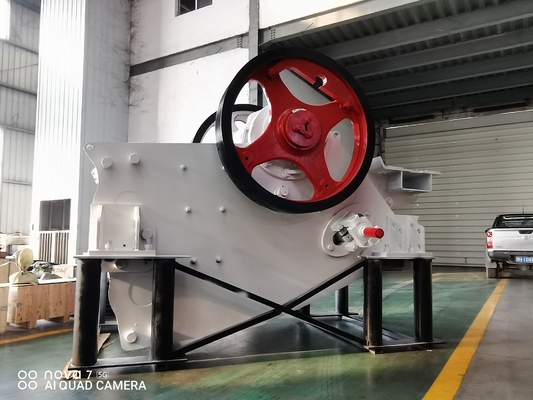 100Kw que machaca la trituradora de mandíbula C106 de la fresadora 8474209000 en mina y la mina