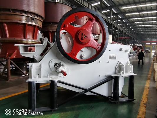 100Kw que machaca la trituradora de mandíbula C106 de la fresadora 8474209000 en mina y la mina