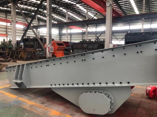 Roca minera vibrante de la máquina 415V del alimentador de la trituradora de piedra de la serie de GZ resistente