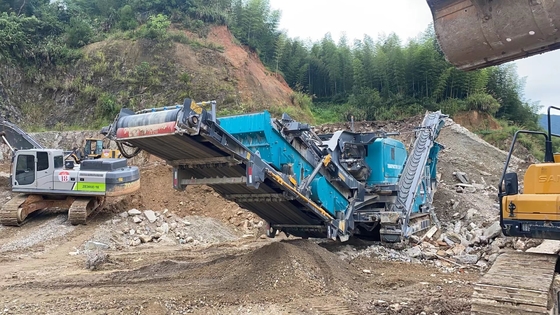 500 la pista móvil usada TPH de la trituradora 550SR montó la trituradora de piedra de la segunda mano hecha en 2020